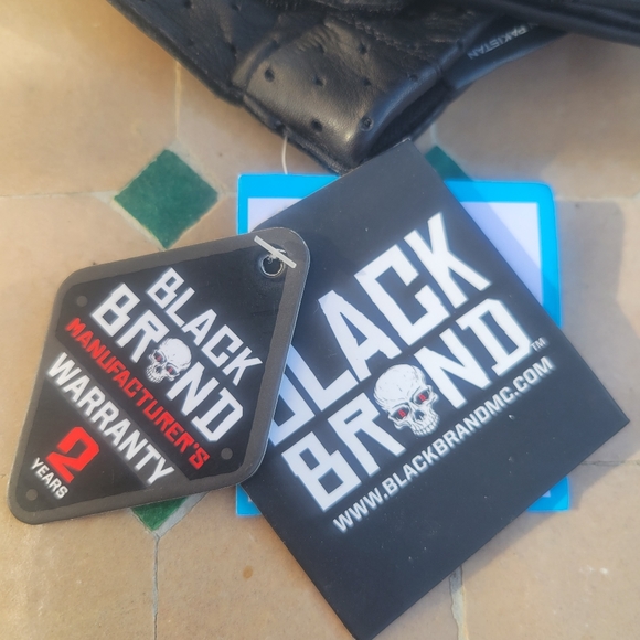 Black Brand Classic Shorty top grain leather motorcycle riding gloves - Picture 4 of 4